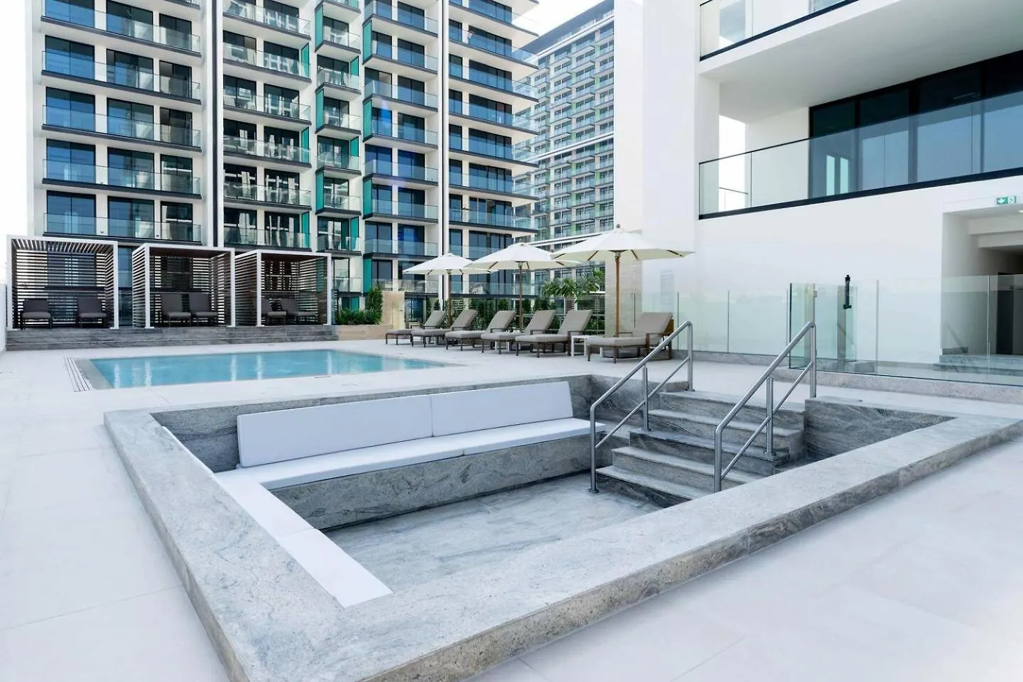Ferienwohnung Trendy 1Br In Jvc Balcony, Pool & Parking Dubai Vereinigte Arabische Emirate