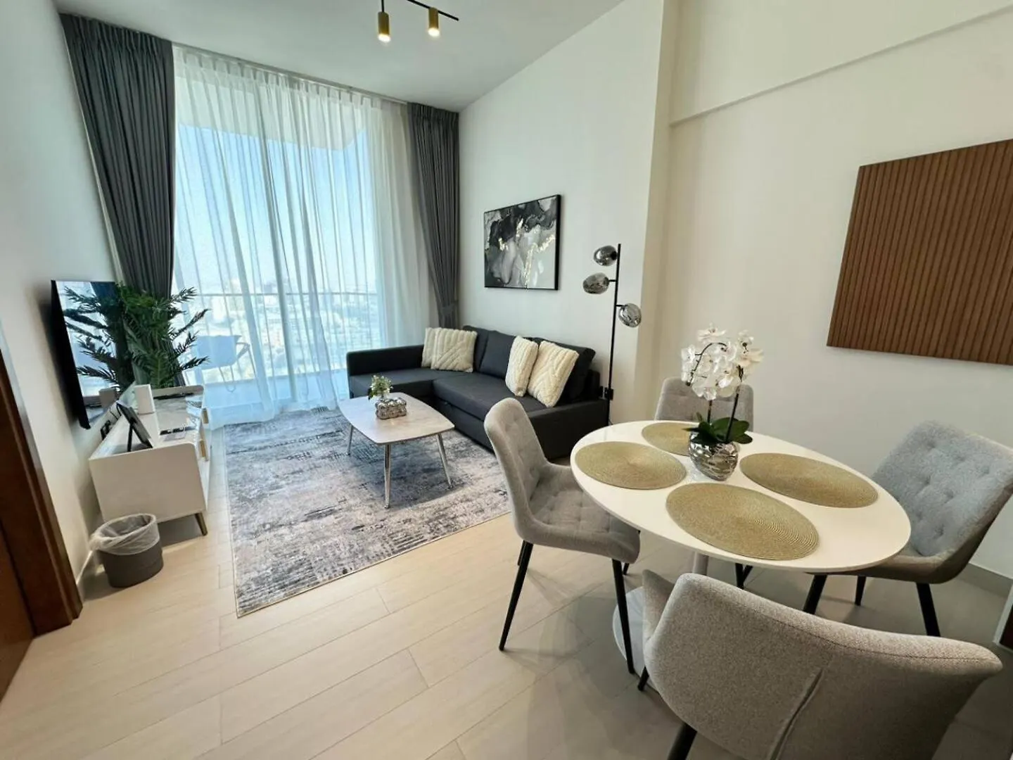 Apartment Ferienwohnung Trendy 1Br In Jvc Balcony, Pool & Parking Dubai